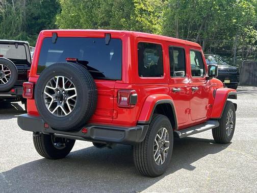 Firecracker Red Clearcoat 2026 Jeep Wrangler Sahara