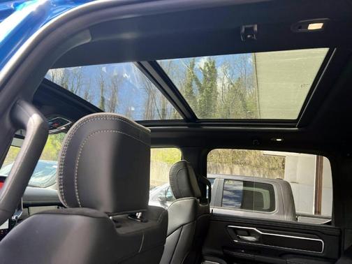 Hydro Blue Pearlcoat 2026 RAM 1500 Laramie