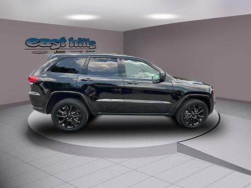 2022 Jeep Grand Cherokee WK Laredo