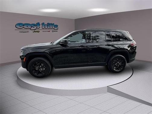 2024 Jeep Grand Cherokee Laredo
