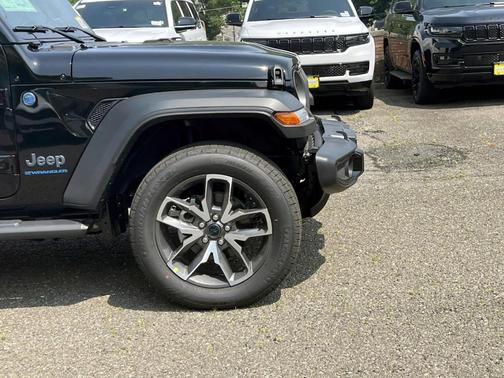 2025 Jeep Wrangler 4xe Sport