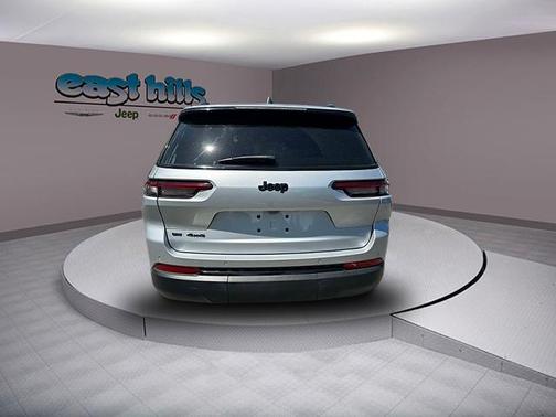 2022 Jeep Grand Cherokee L Laredo
