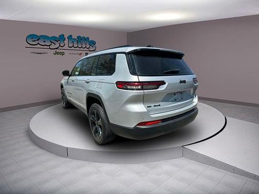 2022 Jeep Grand Cherokee L Laredo