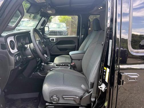 2025 Jeep Wrangler 4xe Sport