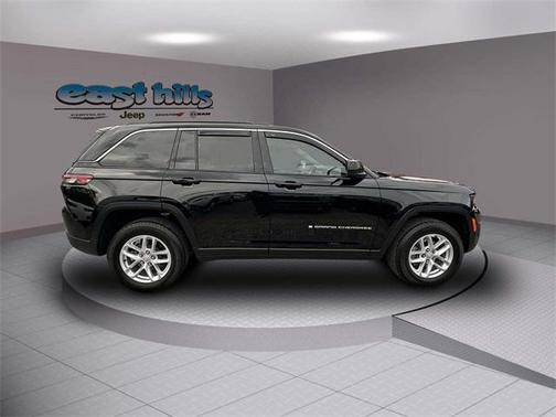 2024 Jeep Grand Cherokee Laredo X
