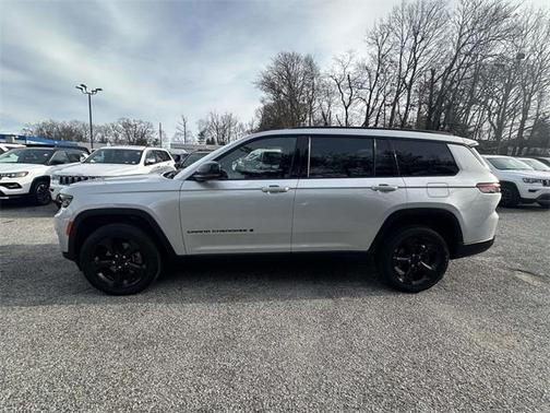 2023 Jeep Grand Cherokee L Laredo
