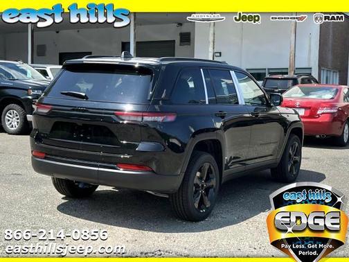 2025 Jeep Grand Cherokee Laredo