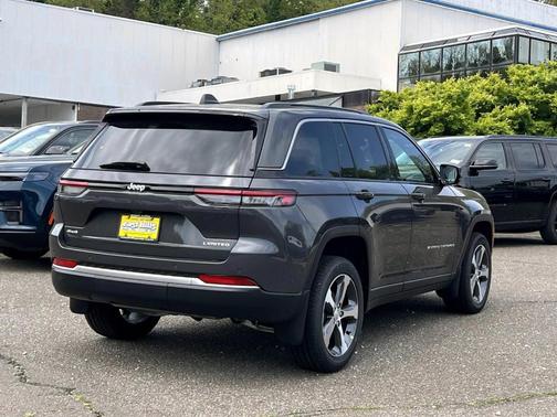 Baltic Gray 2026 Jeep Grand Cherokee Limited