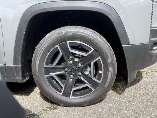 Gray 2026 Jeep Cherokee LAREDO/LIMITED