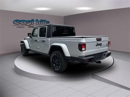 2022 Jeep Gladiator Sport