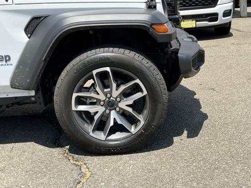 2025 Jeep Wrangler 4xe Sport