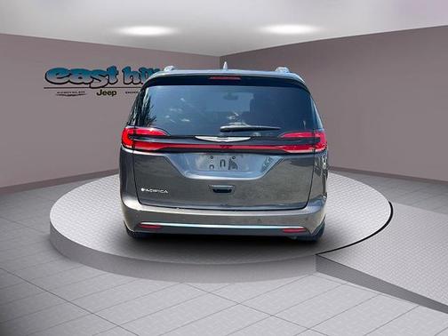 2021 Chrysler Pacifica Touring-L