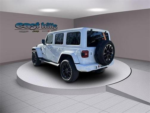 2022 Jeep Wrangler Unlimited Sahara High Altitude
