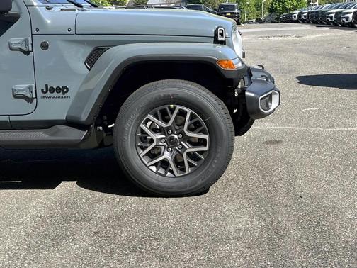 Anvil Clearcoat 2026 Jeep Wrangler Sahara