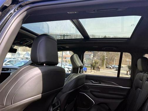 Diamond Black 2026 Jeep Grand Cherokee Limited