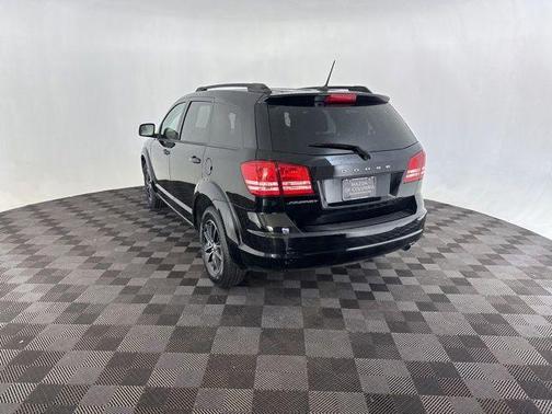 Pitch Black Clearcoat 2017 Dodge Journey SE