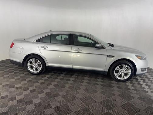 2016 Ford Taurus SEL