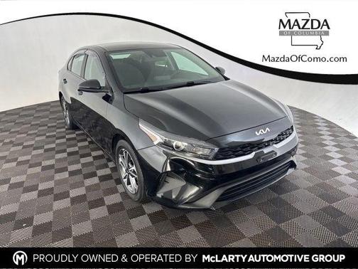 Aurora Black Pearl 2022 Kia Forte LXS