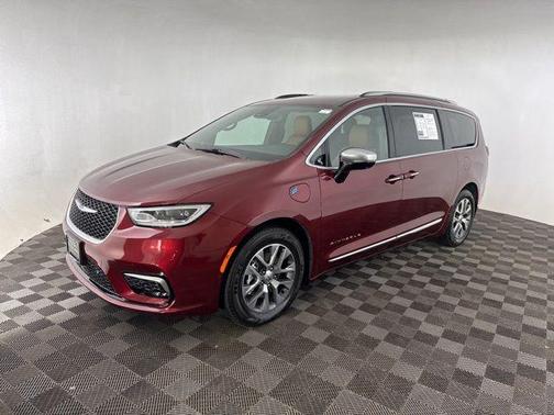 2023 Chrysler Pacifica Hybrid Pinnacle