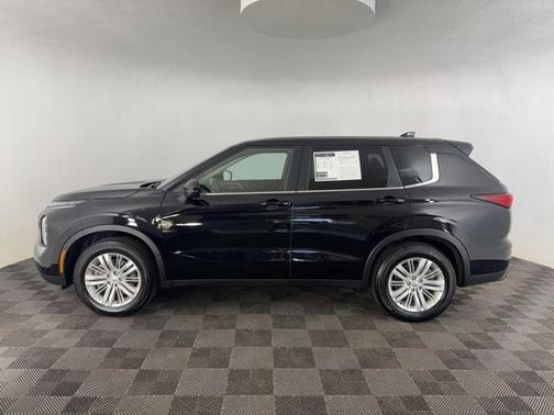 2024 Mitsubishi Outlander ES