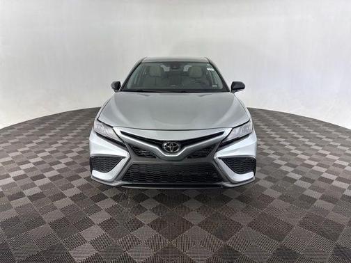 Celestial Silver Metallic 2022 Toyota Camry SE