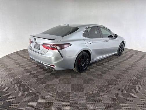Celestial Silver Metallic 2022 Toyota Camry SE