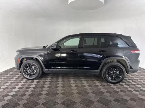 2024 Jeep Grand Cherokee Laredo
