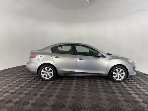 2013 Mazda Mazda3 i Sport