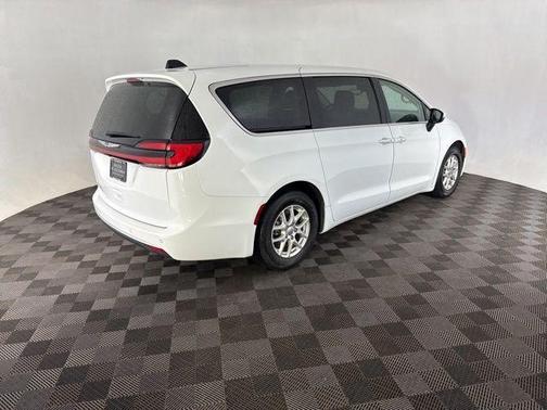 Bright White Clearcoat 2023 Chrysler Pacifica Touring-L