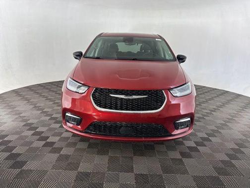 2024 Chrysler Pacifica Touring-L