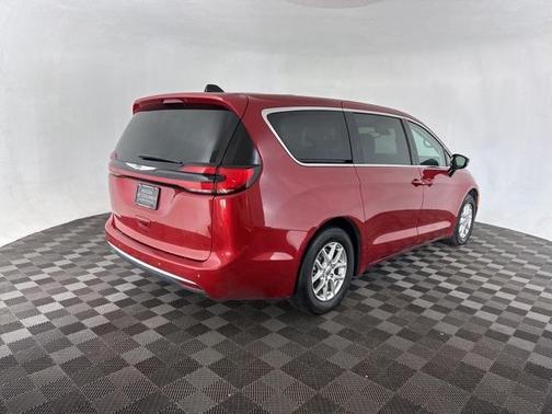 2024 Chrysler Pacifica Touring-L
