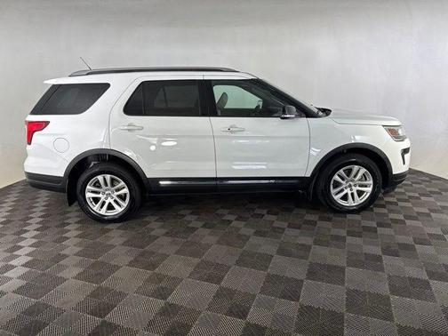 Oxford White 2018 Ford Explorer XLT