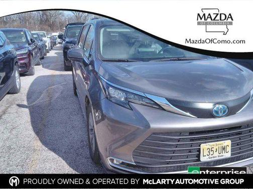 2024 Toyota Sienna XLE