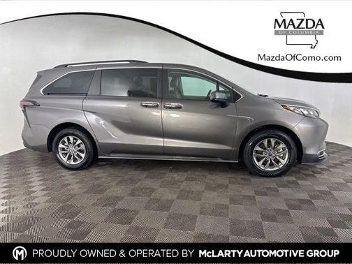 2024 Toyota Sienna XLE