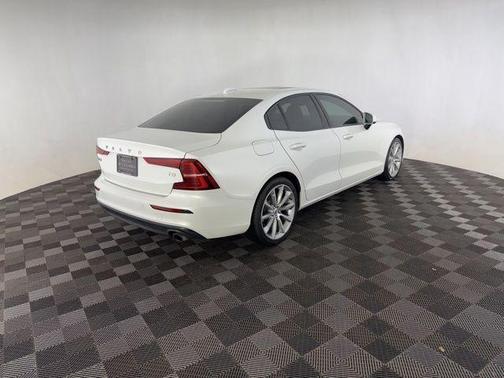 Crystal White Pearl Metallic 2020 Volvo S60 T5 Momentum