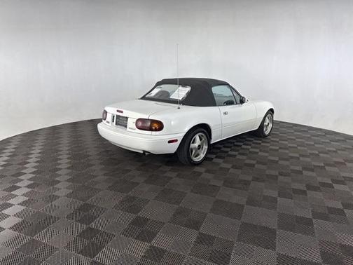 1990 Mazda MX-5 Miata 