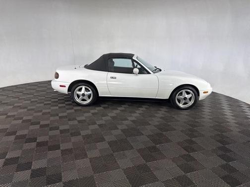 1990 Mazda MX-5 Miata 