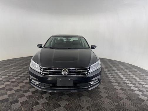 2018 Volkswagen Passat 2.0T SE w/ Technology