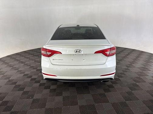 Quartz White Pearl 2016 Hyundai SONATA SE