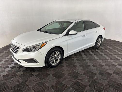 Quartz White Pearl 2016 Hyundai SONATA SE