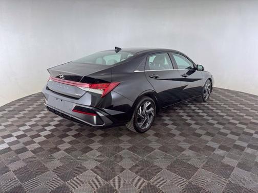 Abyss Black 2024 Hyundai ELANTRA Limited