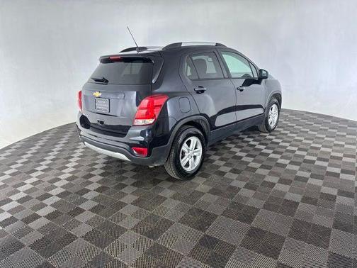 Midnight Blue Metallic 2022 Chevrolet Trax LT