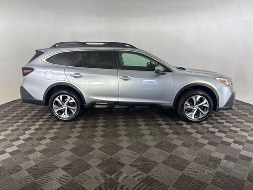 Ice Silver Metallic 2022 Subaru Outback Limited