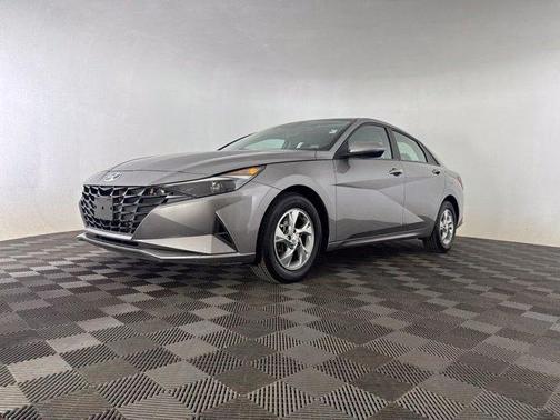Fluid Metal 2023 Hyundai ELANTRA SE