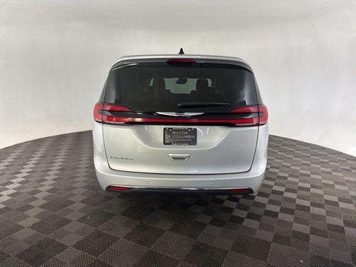 2024 Chrysler Pacifica Touring-L