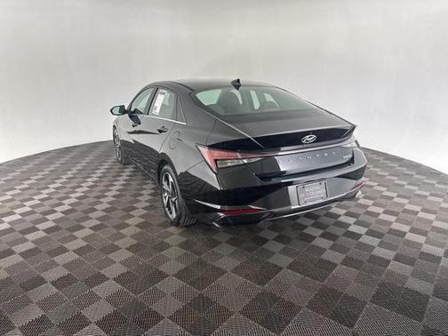2022 Hyundai ELANTRA HEV Limited