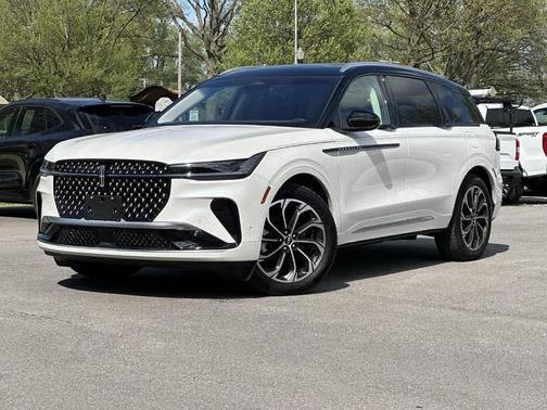 White Platinum Tri-Coat Metallic 2024 Lincoln Nautilus Reserve