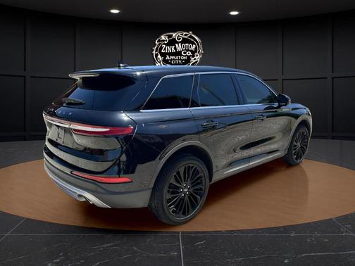 Infinite Black Metallic 2024 Lincoln Corsair Premiere