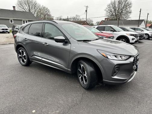 Carbonized Gray Metallic 2023 Ford Escape ST-Line Select