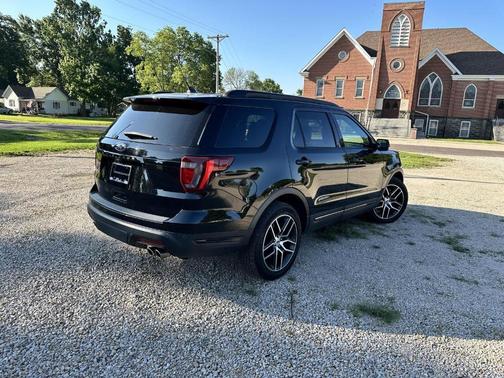 2019 Ford Explorer sport
